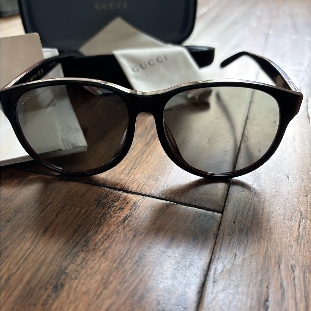 Gucci Black and Red Striped Sunglasses
